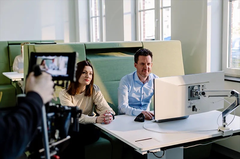 Medewerkers tijdens vacature video