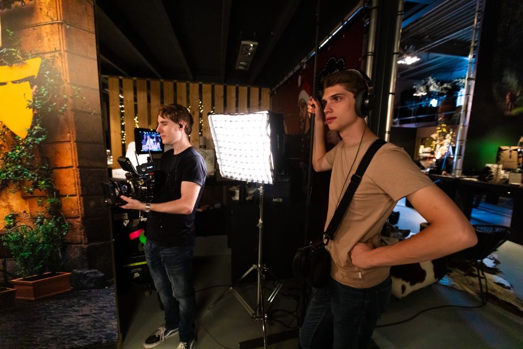 Hire a cameraman Professional & experienced Beeldsterk