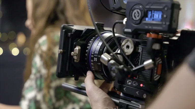 Videoreporter van Beeldsterk aan het werk